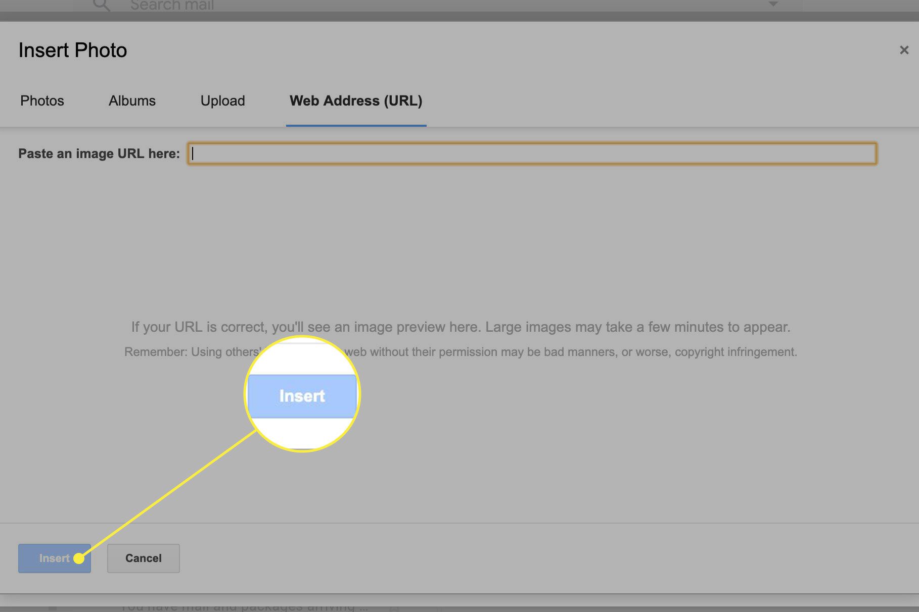 Snímek obrazovky obrazovky Vložit fotografii v Gmailu se zvýrazněným tlačítkem Vložit