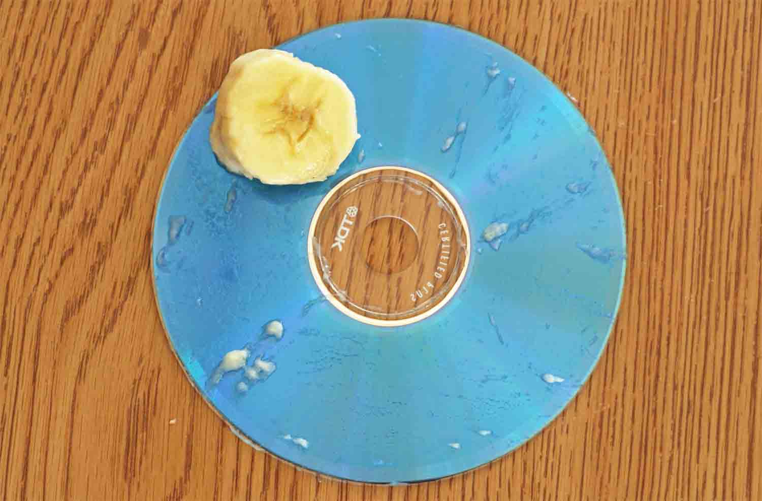 Oprava poškrábaného CD - metoda banánů