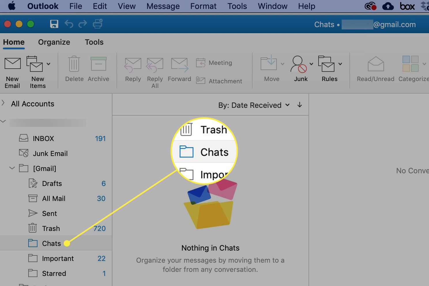 Snímek obrazovky složky Gmail v aplikaci Outlook se zvýrazněnou možností Chaty