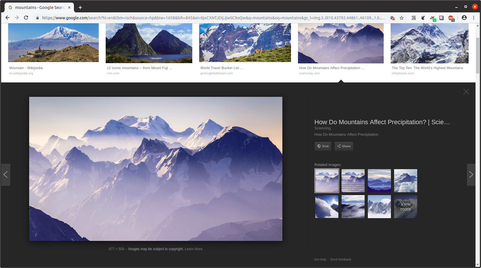 Stránka s výsledky vyhledávání obrázků Google pro vyhledávací dotaz „hory“ s vybraným obrázkem hory v prohlížeči Google Chrome.
