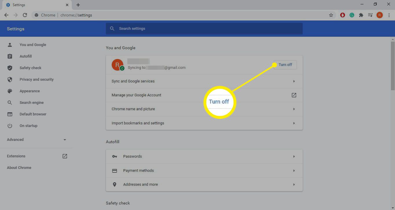 V části Vy a Google vyberte možnost Vypnout napravo od svého jména a obrázku účtu Google.