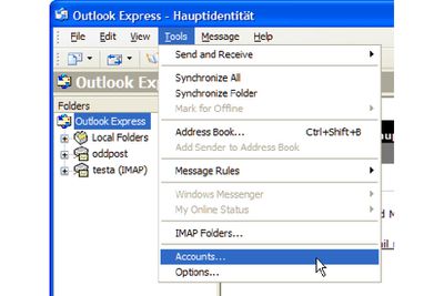 V nabídce na snímku obrazovky aplikace Outlook Express vyberte možnost „Nástroje | Účty ...“