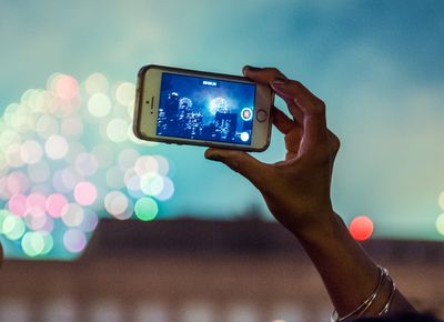 Nahrajte video na svůj iPhone nebo iPad a poté jej upravte pomocí klipů