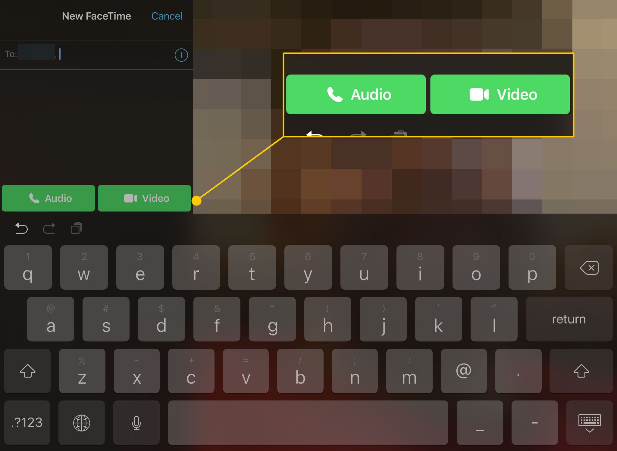 FaceTime na iPadu se zvýrazněnými tlačítky pro volání zvuku a videa