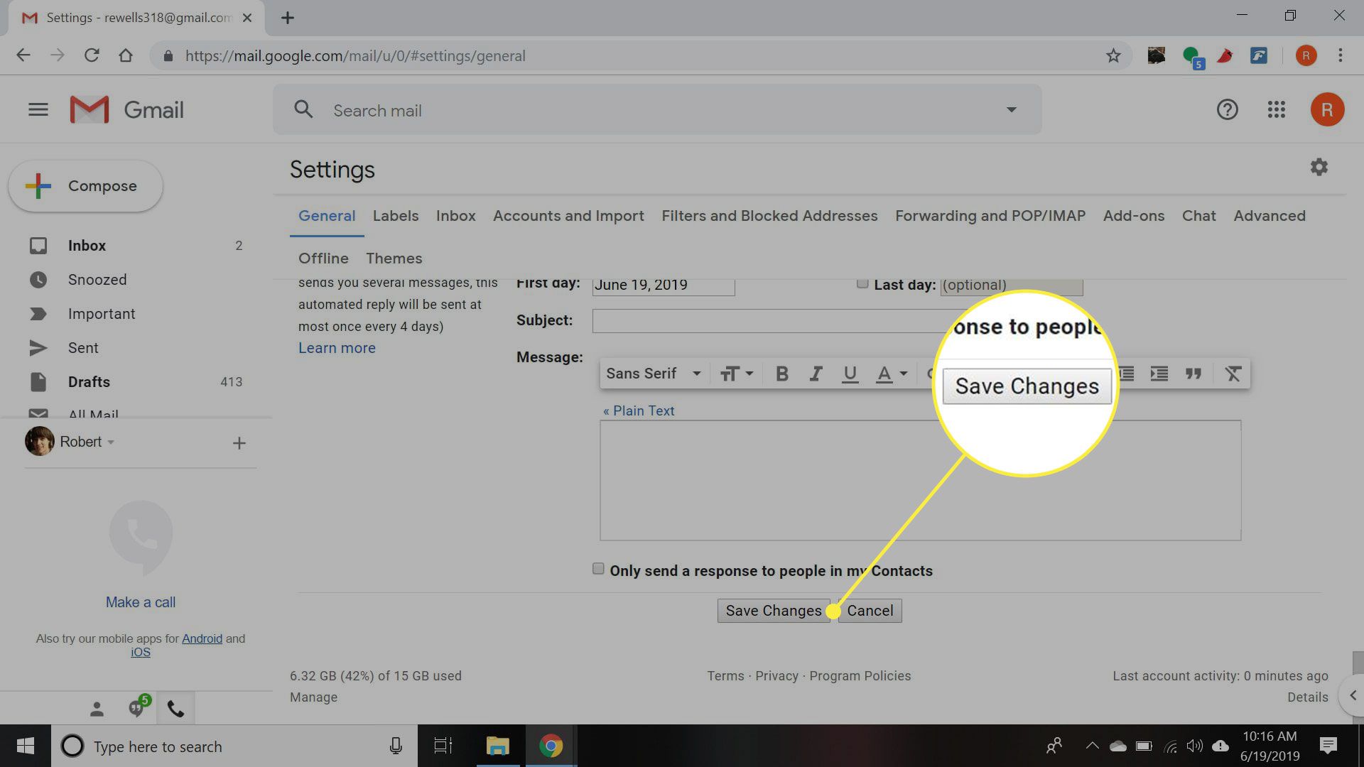 Snímek obrazovky nastavení Gmailu se zvýrazněným tlačítkem Uložit změny