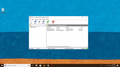 Rozhraní iZArc na ploše Windows 10