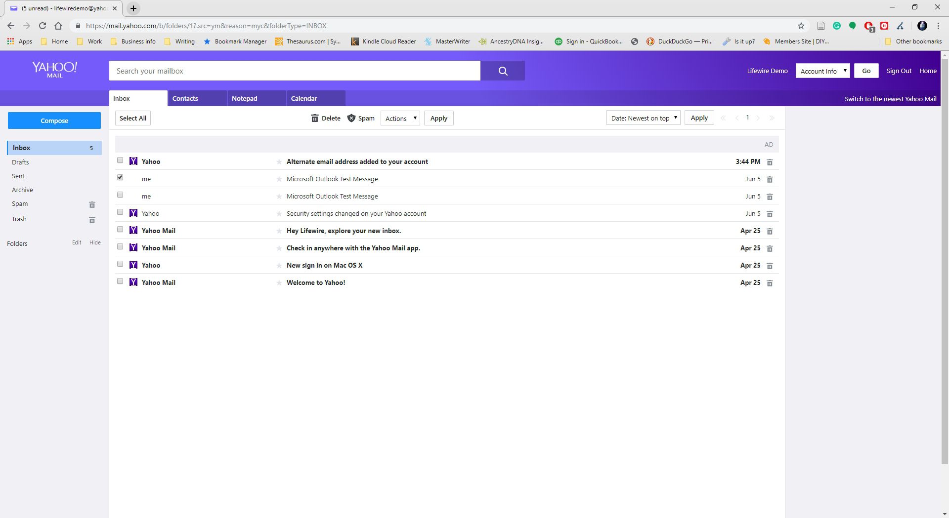 Screenshot zobrazující otevřený e-mail v rámci Yahoo Mail.