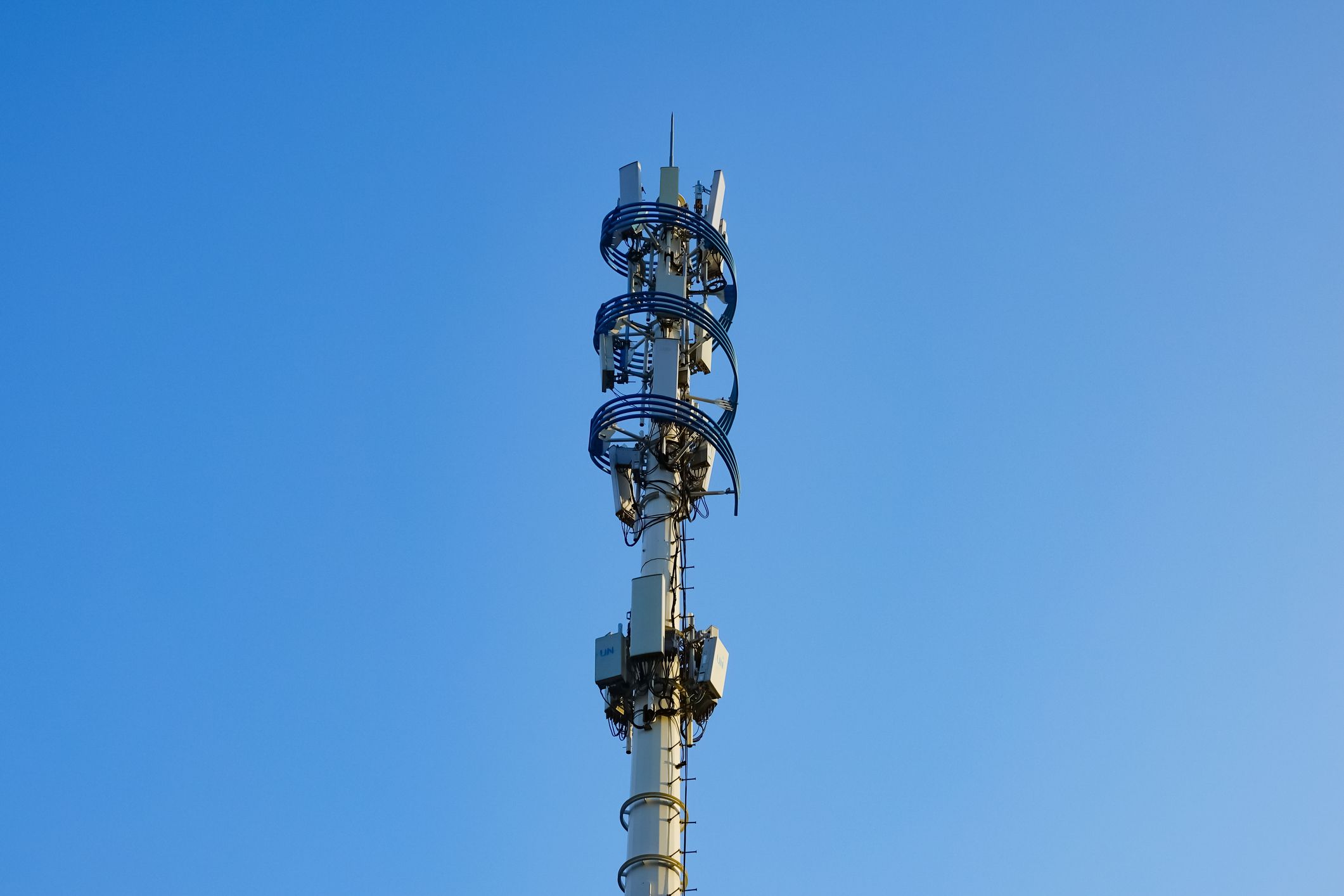 Buněčná věž základnové stanice 5G.