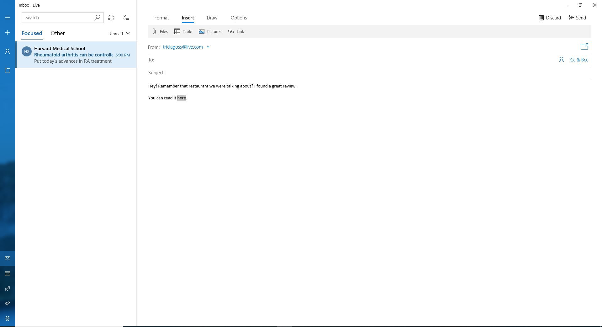 Screenshot e-mailové zprávy Windows Mail s vybranou kartou Vložit