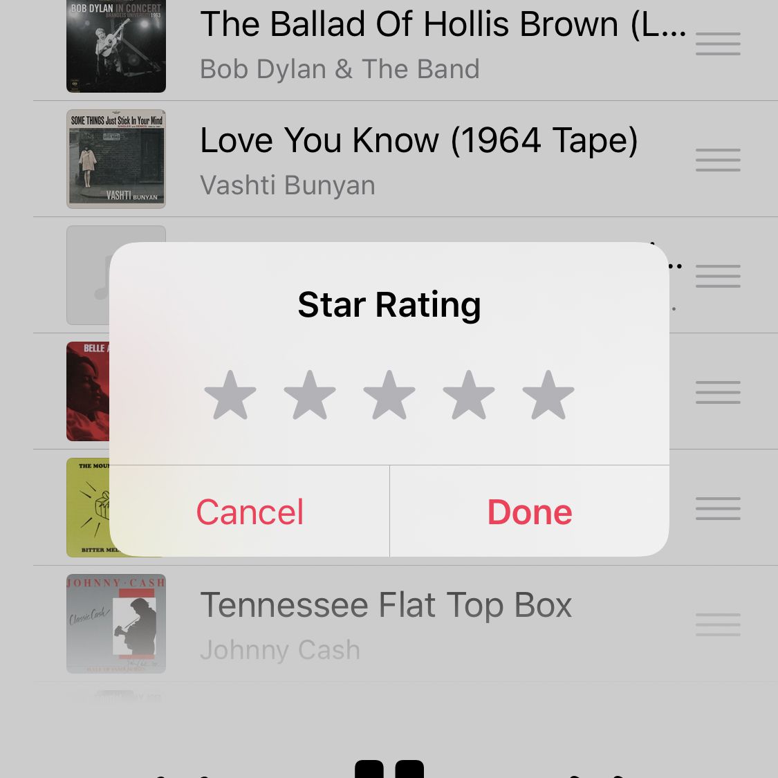 Screenshot z možnosti hodnocení hvězdičkami v aplikacích Hudba pro iOS