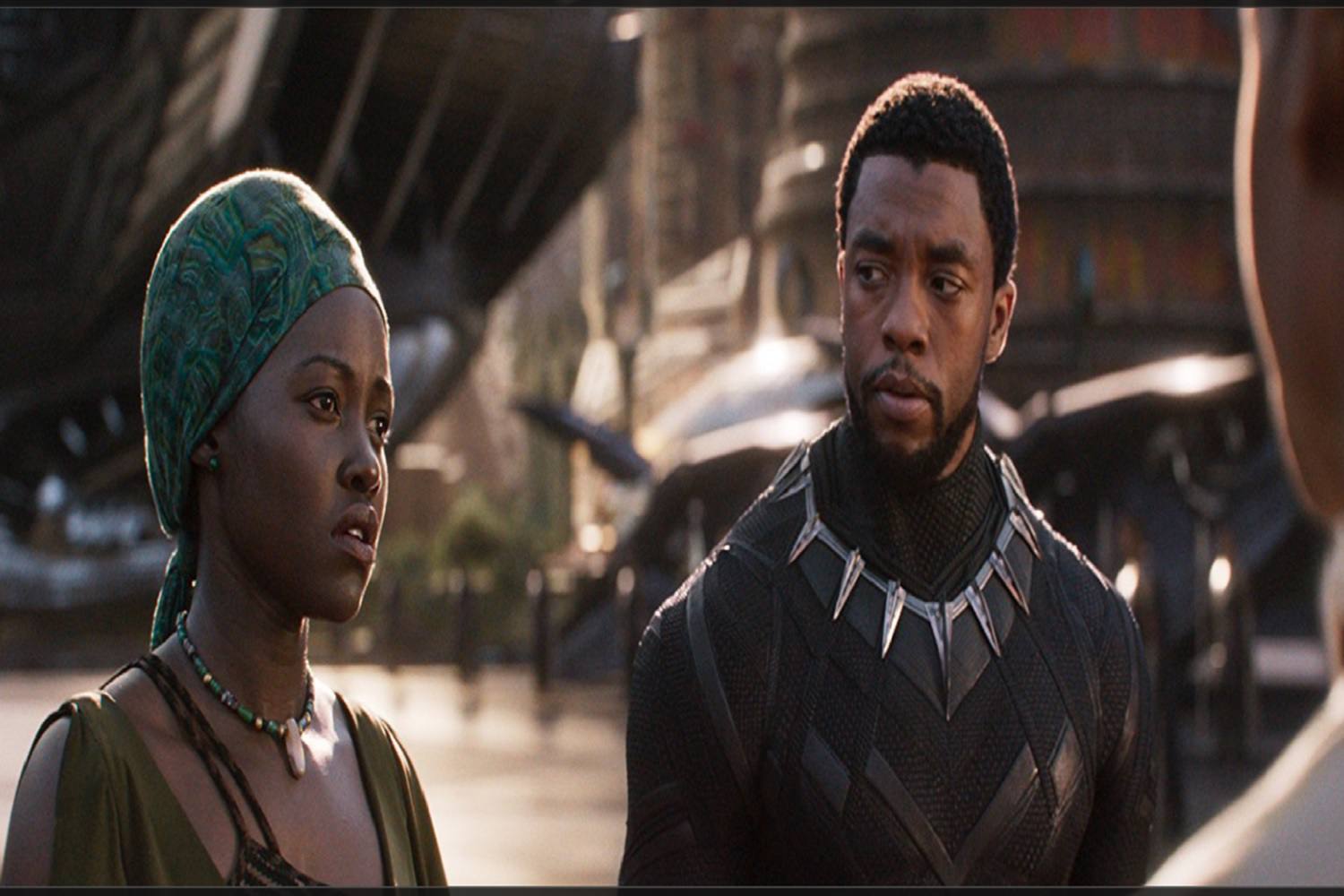 Screenshot scény z filmu Black Panther.