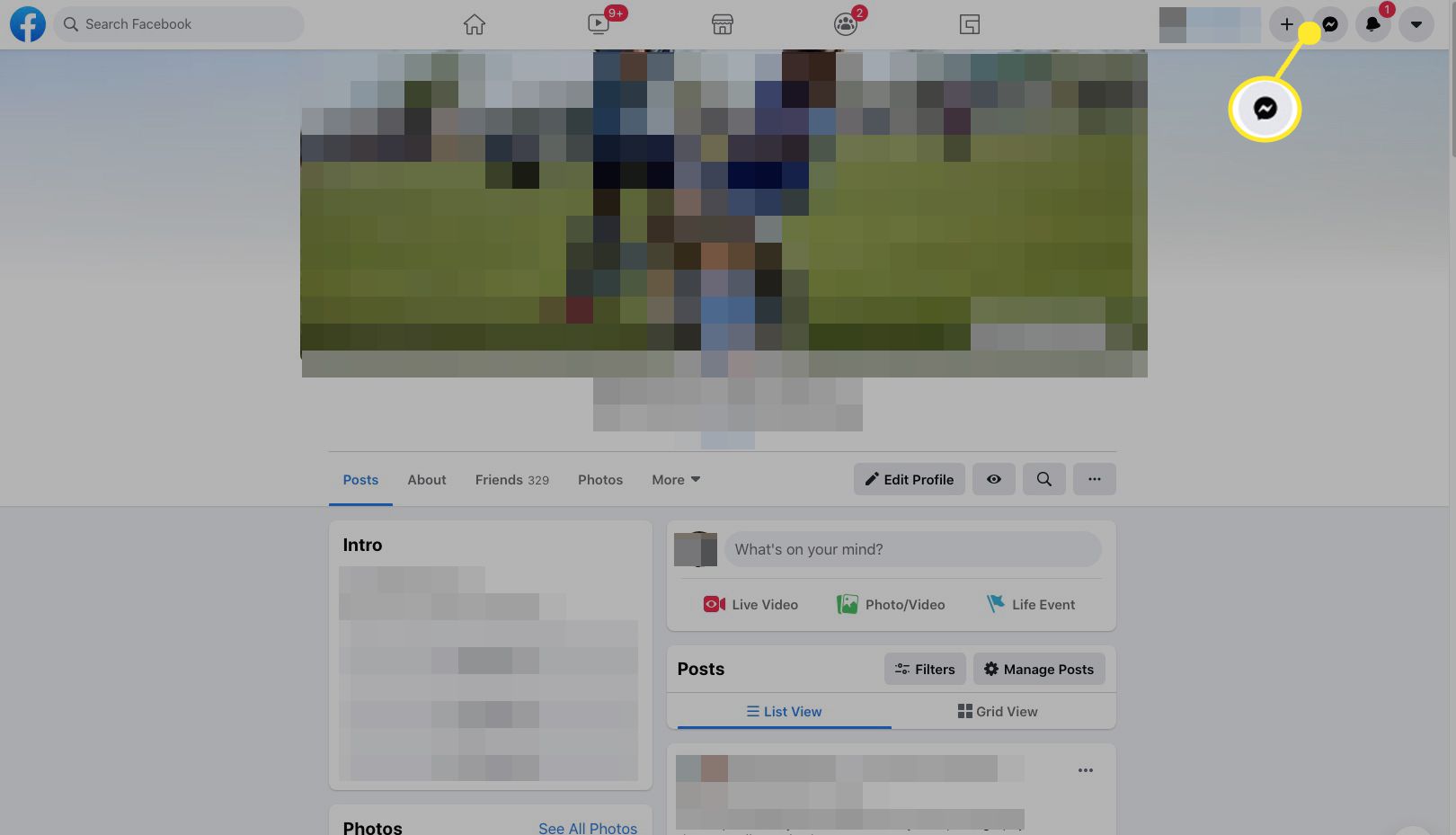 Na domovské stránce nebo stránce profilu na Facebooku klepněte vpravo nahoře na Messenger.