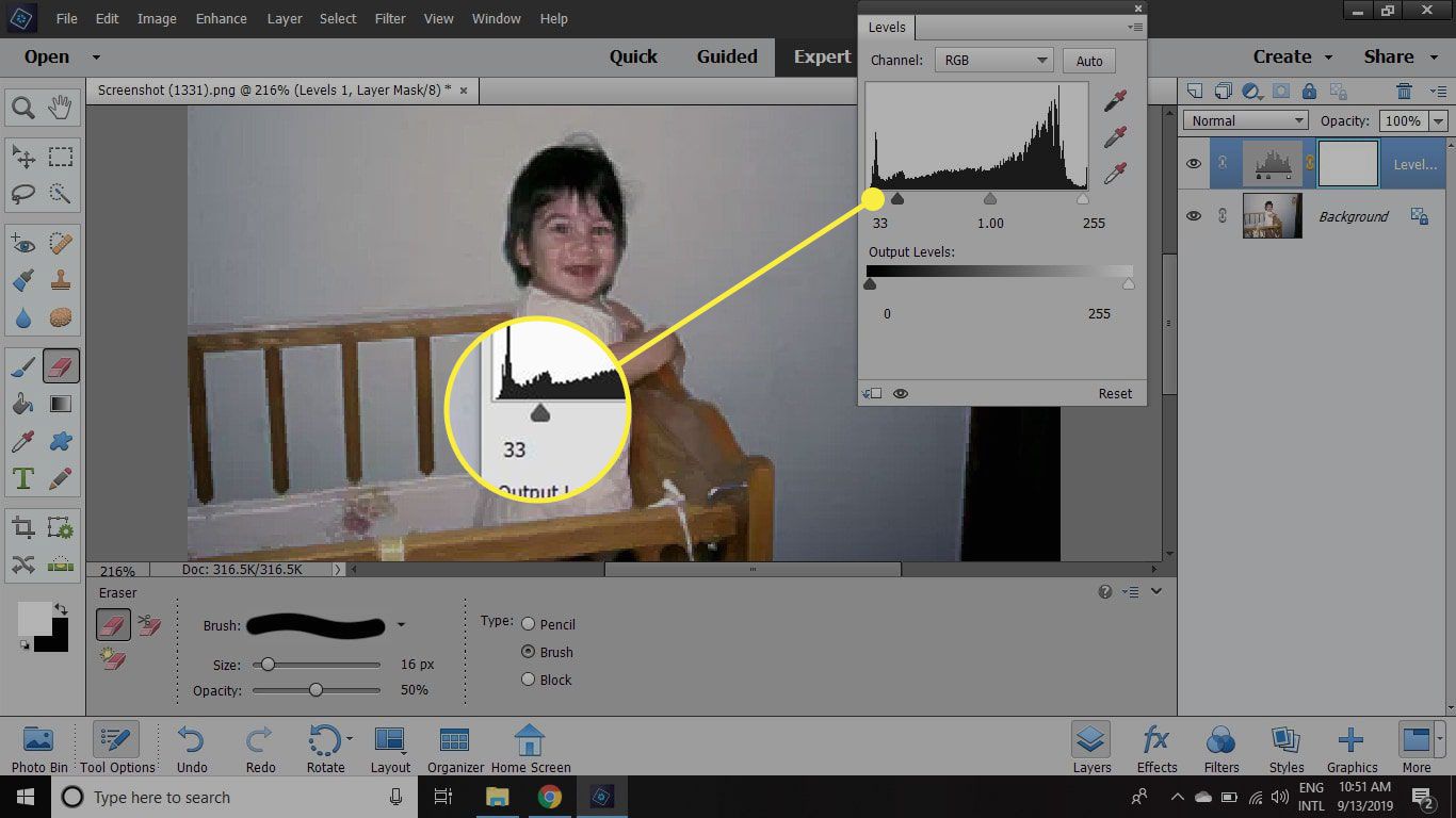 Snímek obrazovky aplikace Photoshop Elements se zvýrazněným jezdcem Úrovně