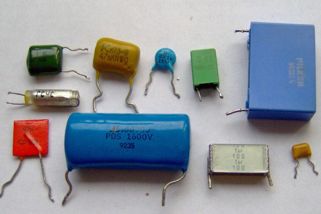 Electronic component capacitors 57a26fd03df78c3276467432 bed45b99c4d94f5aa93cfeb017bc163b