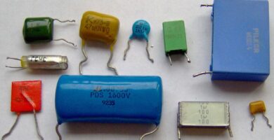 Electronic component capacitors 57a26fd03df78c3276467432 bed45b99c4d94f5aa93cfeb017bc163b