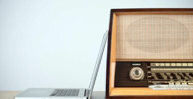 Jak poslouchat stanice internetového rádia 12 GettyImages 155358746 5c6c323dc9e77c00012711d4