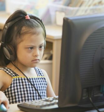 Nejlepší aplikace pro alternativní a augmentativní komunikaci (AAC) pro iPad 2 GettyImages 508481969 568171eb5f9b586a9ee939bf