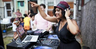 7 věcí, které je třeba zvážit před zahájením podnikání s DJ 23 GettyImages 699084199 5adde314c06471003818ab3c