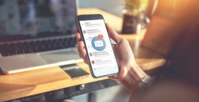 Jak získat oznámení Push pro Zoho Mail v iPhone Mail 40 GettyImages 822353530 5a774c3c04d1cf00374fb7e1