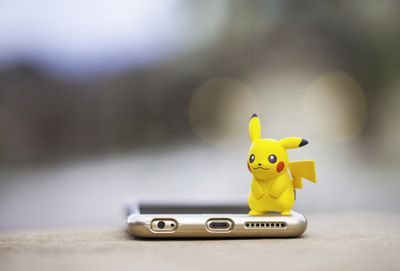 Postava Nintendo Pokemon Go Pikachu a iPhone
