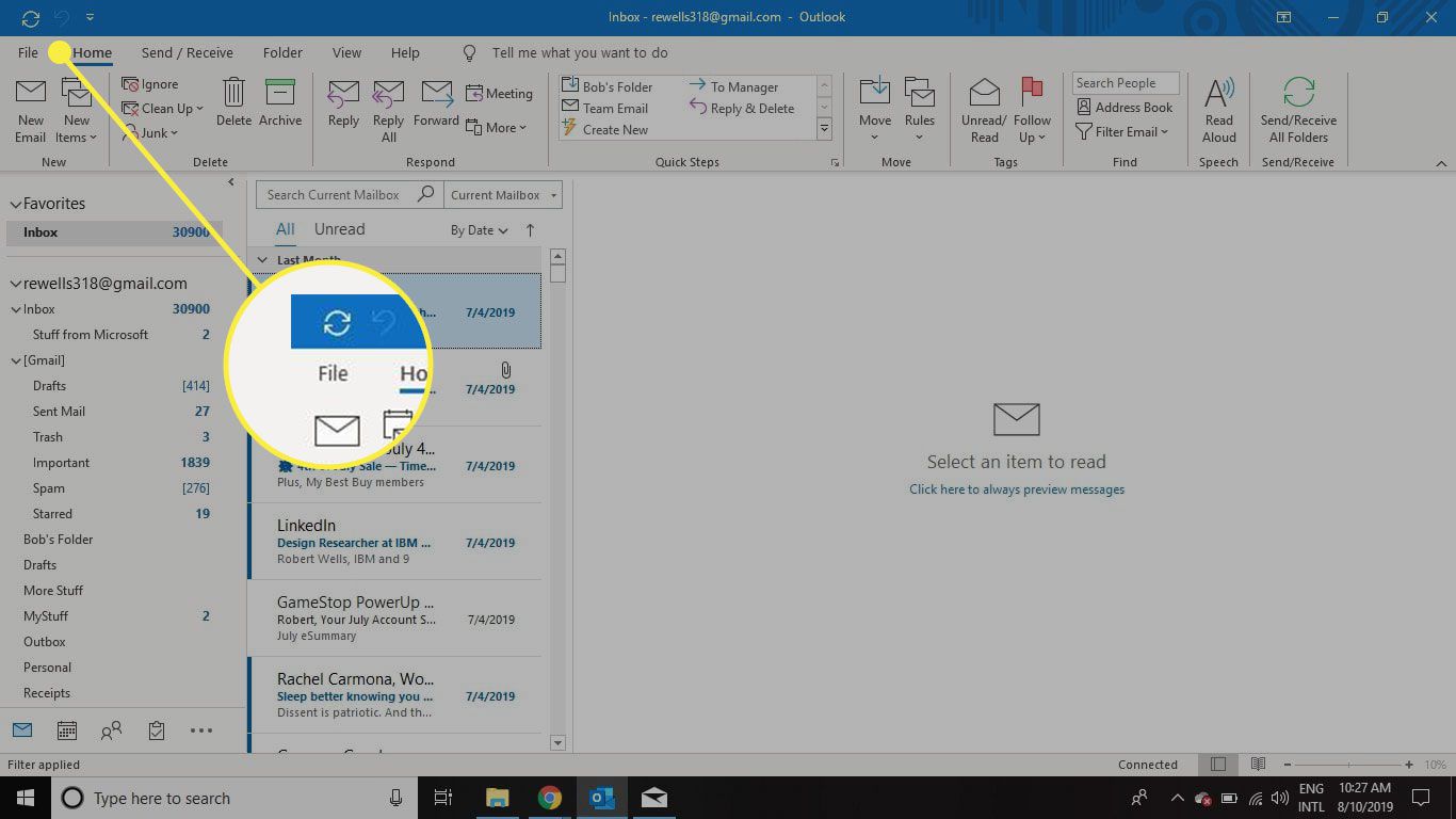 Snímek obrazovky aplikace Outlook se zvýrazněným záhlavím souboru