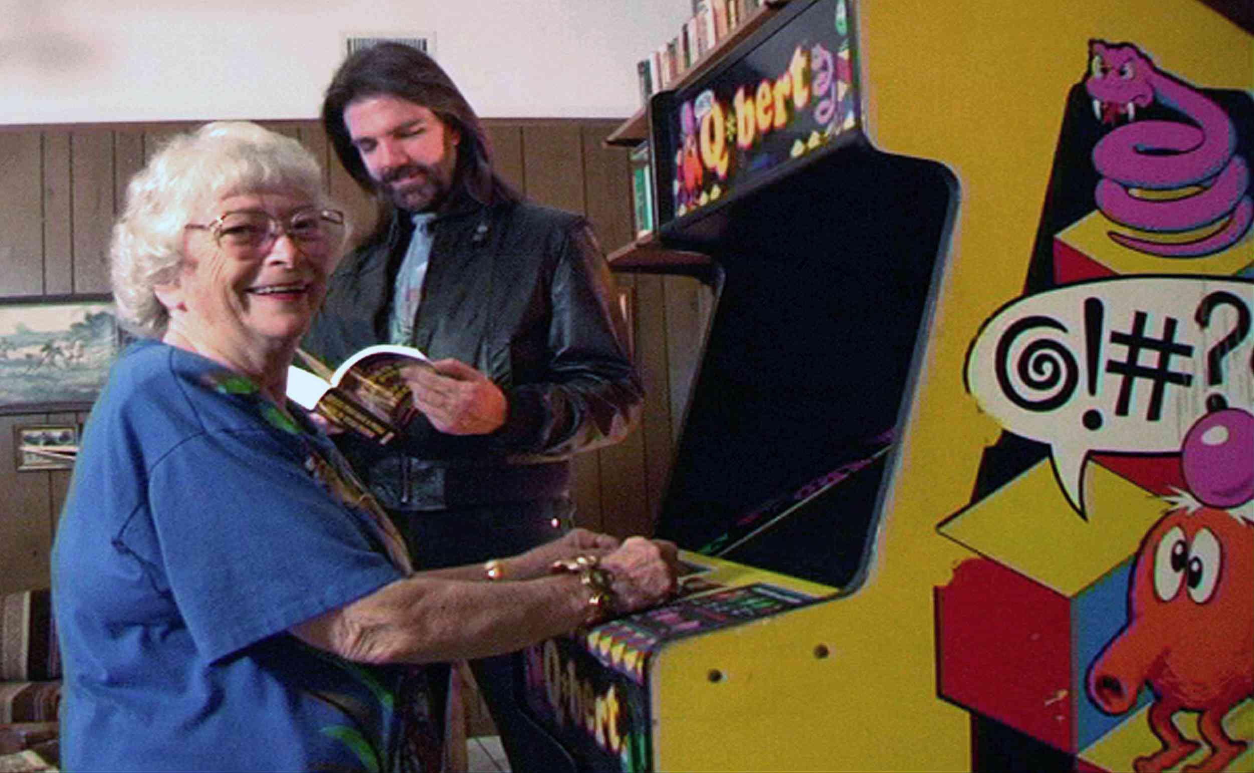 Doris Self hraje Q * bert v King of Kong