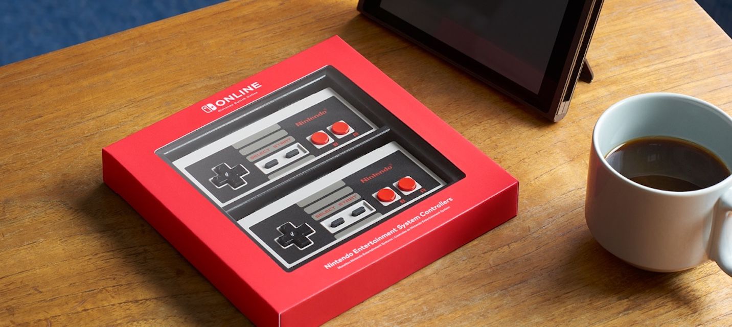 Klasické bezdrátové ovladače NES.