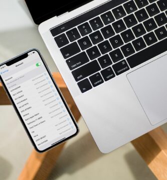 TopdownviewofiPhoneX 757a81af8c7f44b9b412d2faf1dec834