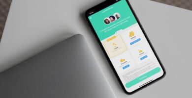 Co je Bumble Boost? 28 TopdownviewofiPhoneX 8f65402052e74aa8990d1905bb6b3752