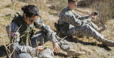 Twoactivedutymilitaryontheirphones CatherineLedner Stonecollection GettyImages 533929279 f03b676ffa1a46efbc207d2c59c95bd8