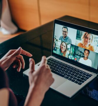 Jak změnit pozadí v Microsoft Teams 3 Video Conference 107a8c01b57849eda965764d13a8890e