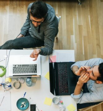 Linuxový příkaz rpc.statd 1 developers working in their office 607648510 57ec13e35f9b586c35938ac4