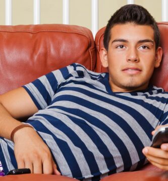 Zábava na koleji: Jak si vytvořit vlastní bezdrátové domácí kino 3 dormroomentfeatured 5b5e9dd3c9e77c004f28632e