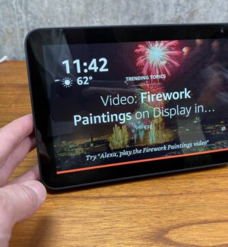 Co je Amazon Echo Show? 2 echoshowulanoff dd6a4341fea94a9ba6b8a5a16aa98f1d