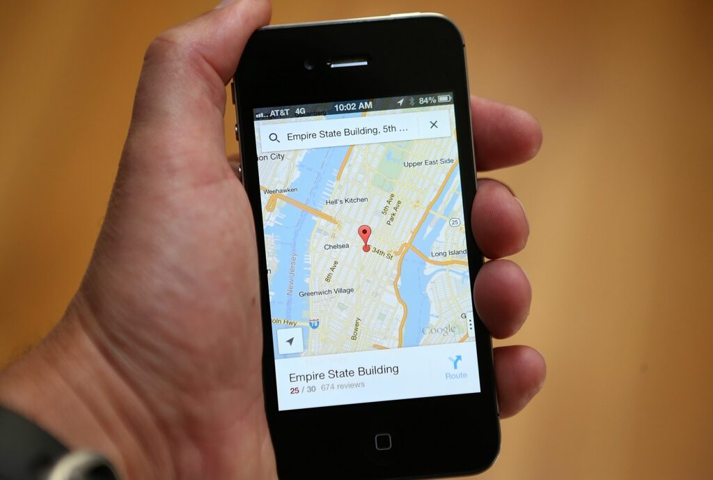 google maps returns to apple s iphone 158329781 5a3a0964c7822d0037f32ed1