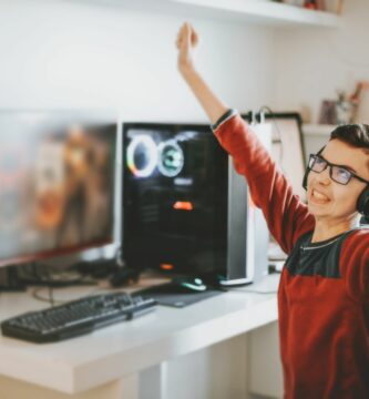 Jak si vyrobit pochodeň v Minecraftu 3 how to make a torch in minecraft 5113093 ffcba6e31d7f49c8a35aab0e01329e59