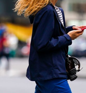 how to turn off the samsung note 10 5184484 1 9a8b50b2a71047439b03f7f7727056e6