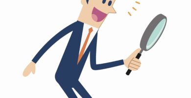 Jak používat Google k vyhledání souborů online 63 men searching with magnifying glass 482193542 5b7f09c5c9e77c0025a4d1b6