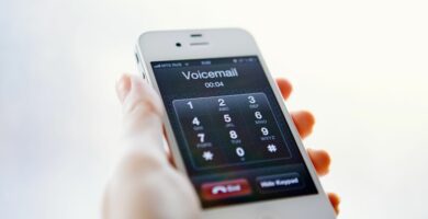 voicemail on iphone 459017673 5b2c059aa474be00366e38cf