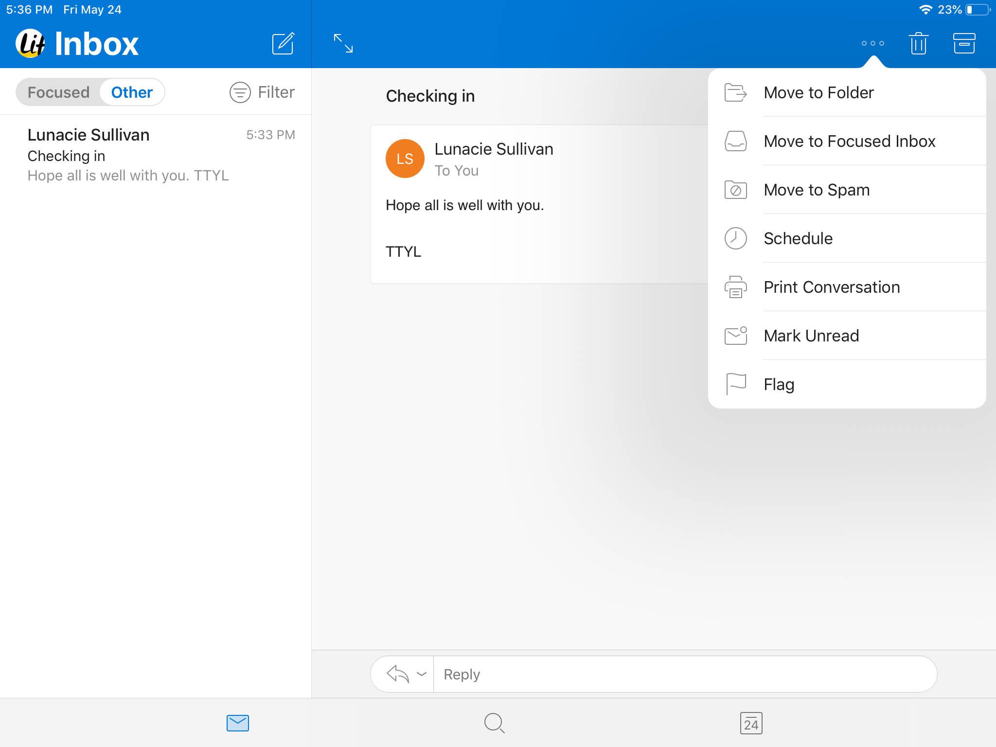 Další doručená pošta v Outlooku pro iOS.