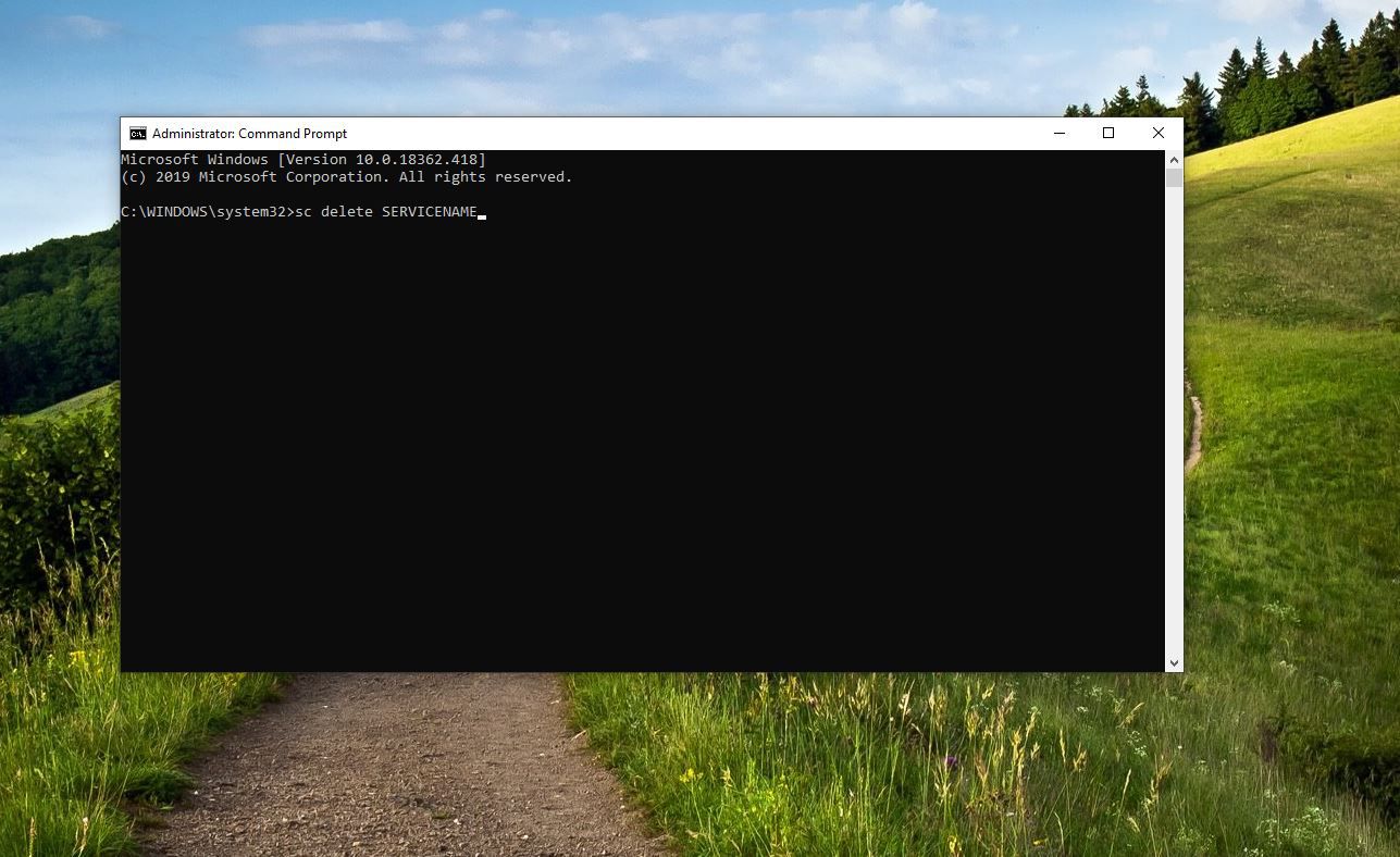 Screenshot "sc delete servicename" v okně příkazového řádku