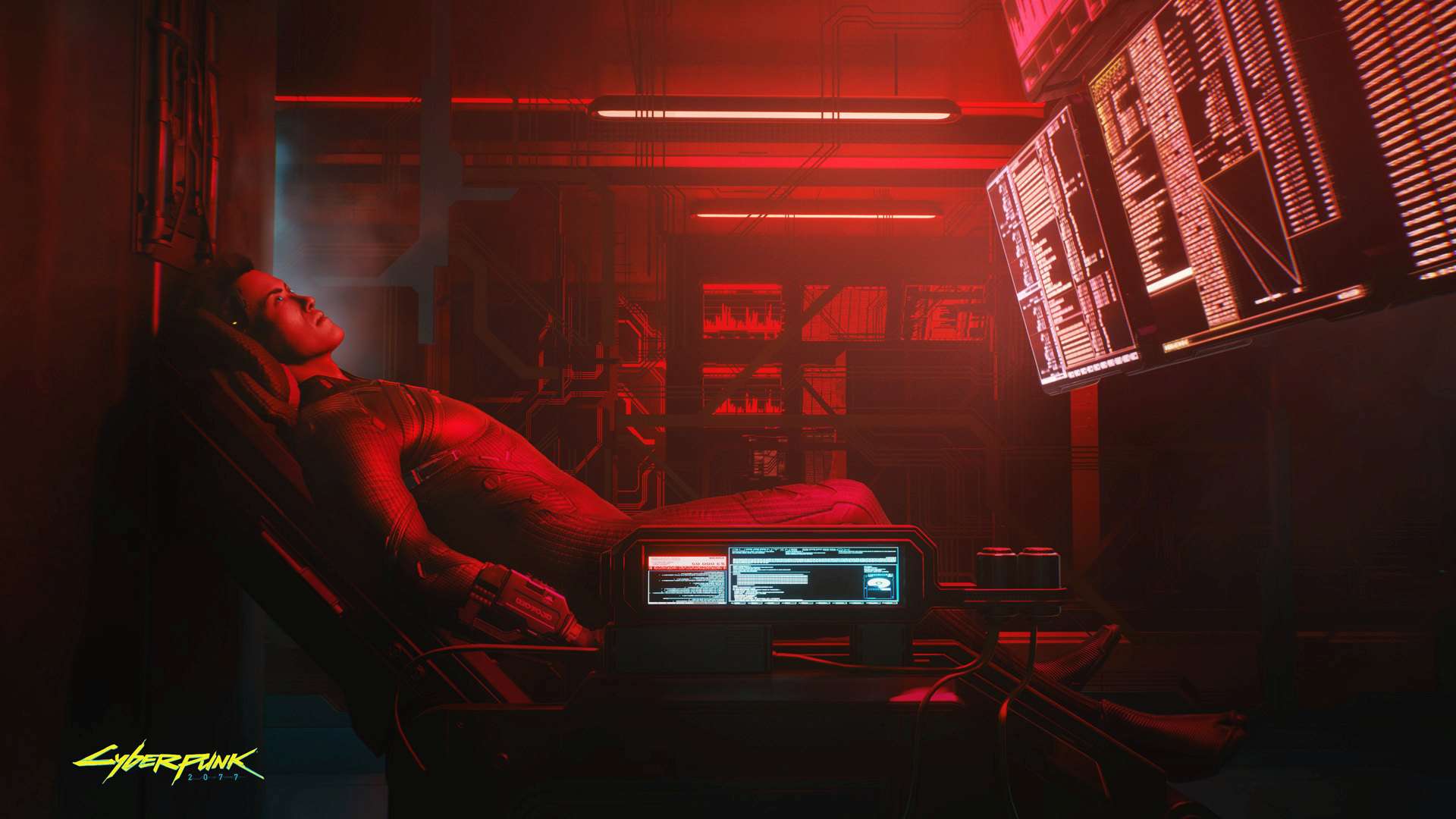 Postava Cyberpunk 2077 odpočívající na židli v červené místnosti plné obrazovky