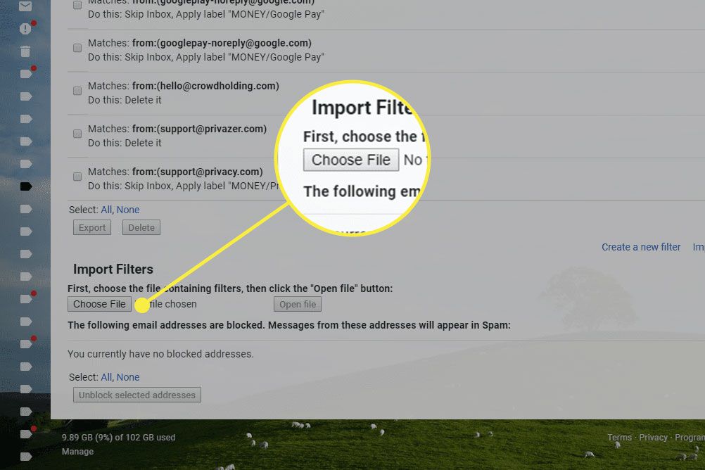 Snímek obrazovky stránky filtrů v Gmailu se zvýrazněným tlačítkem Vybrat soubor