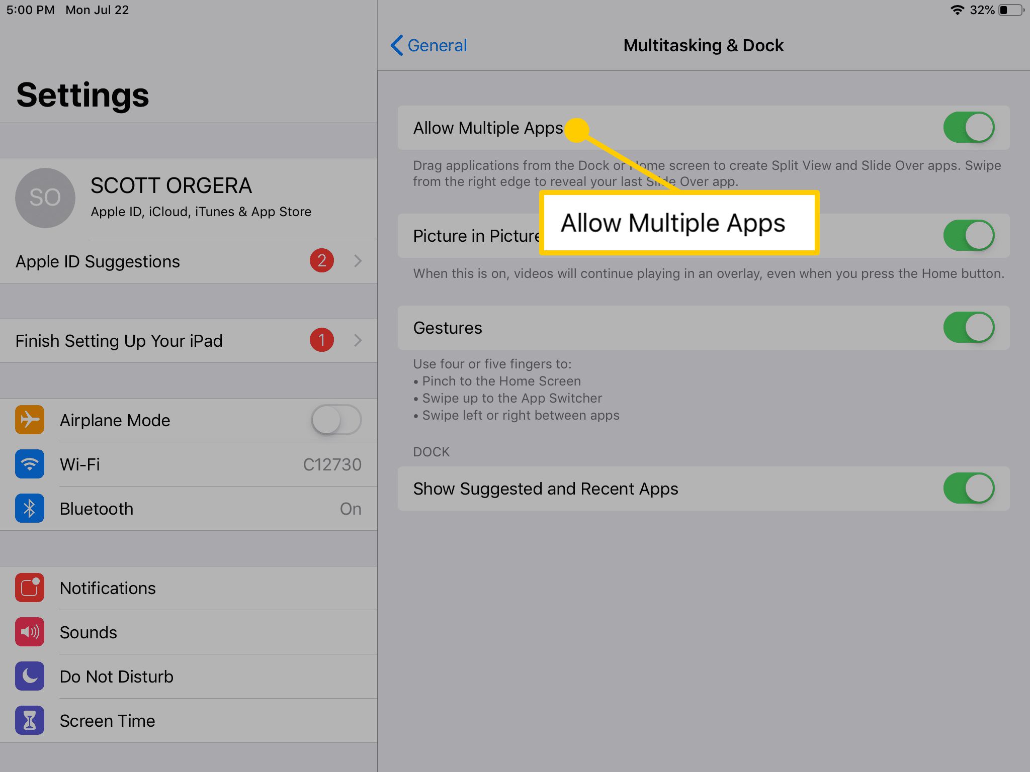 Nabídka Povolit více aplikací v nabídce Multitasking a Dock iPadu