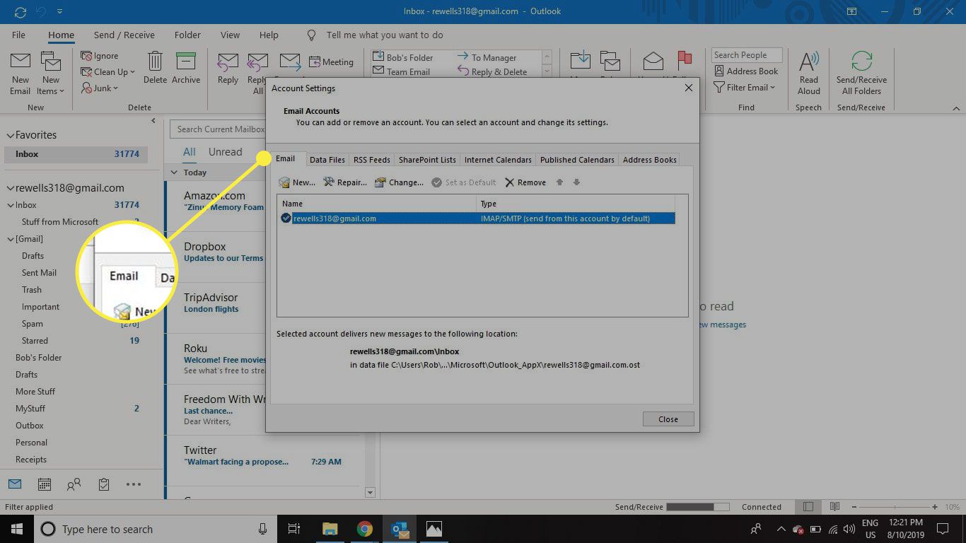 Snímek obrazovky s nastavením účtu aplikace Outlook se zvýrazněnou kartou E -mail