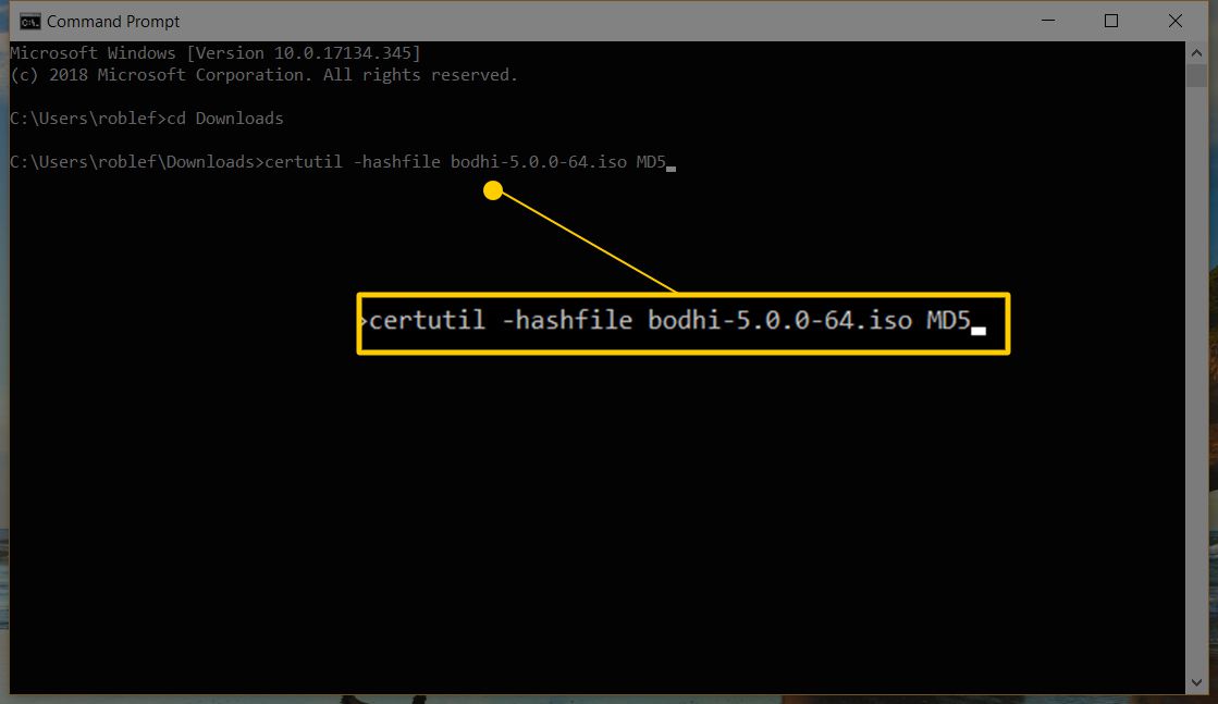 Screenshot příkazu "certutil -hashfile bodhi-5.0.0-64.iso MD5" v příkazovém řádku Windows 10