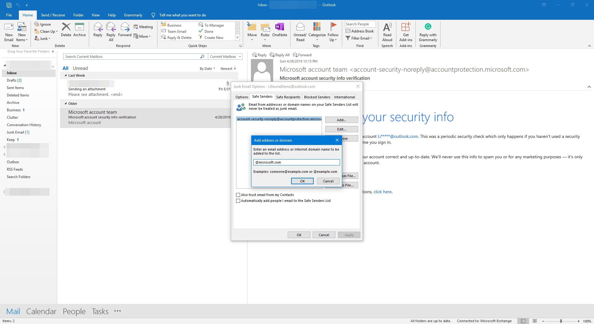 Doména byla zadána do dialogového okna Přidat e -mail nebo doménu v aplikaci Outlook.