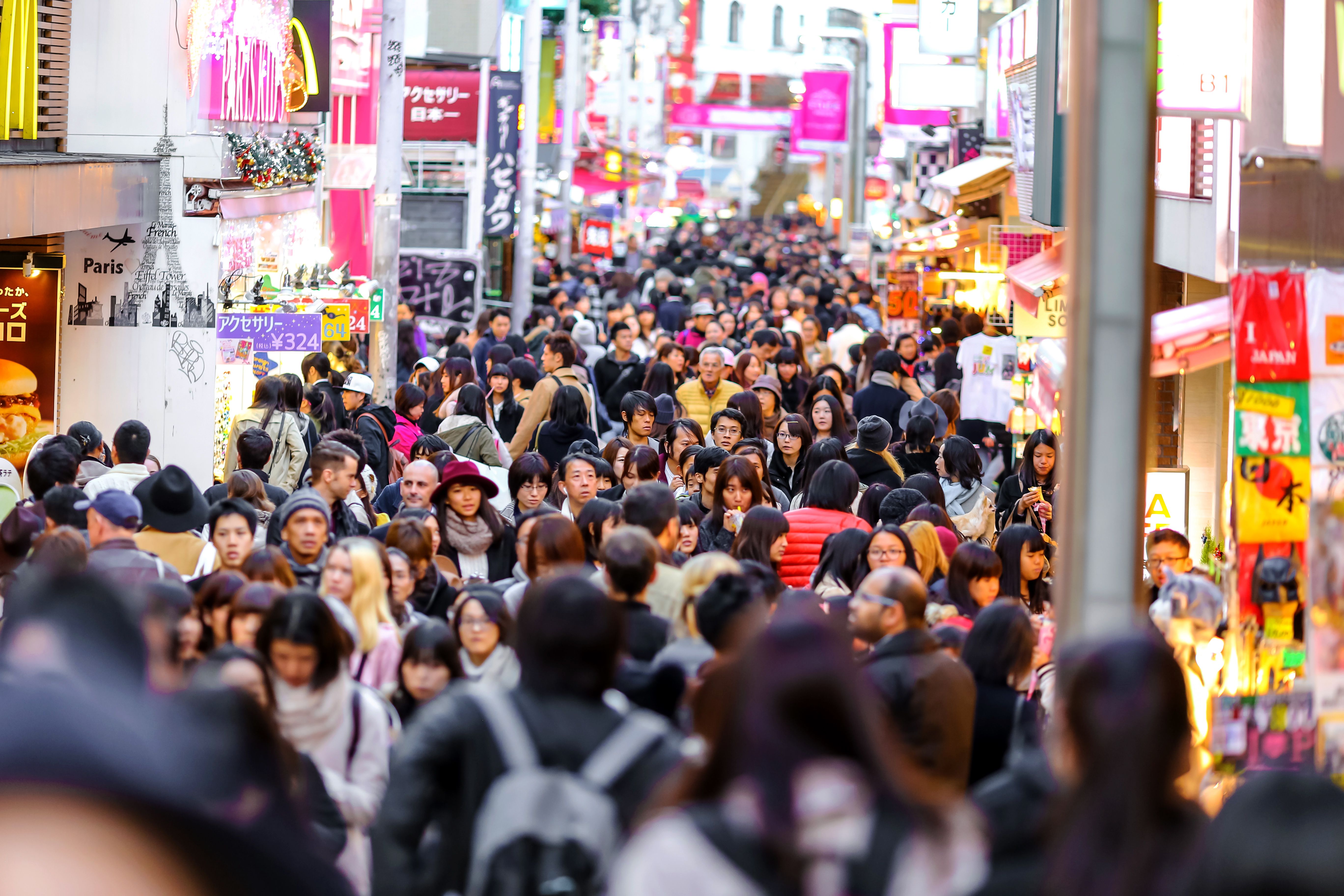 Velmi přeplněná ulice v Japonsku