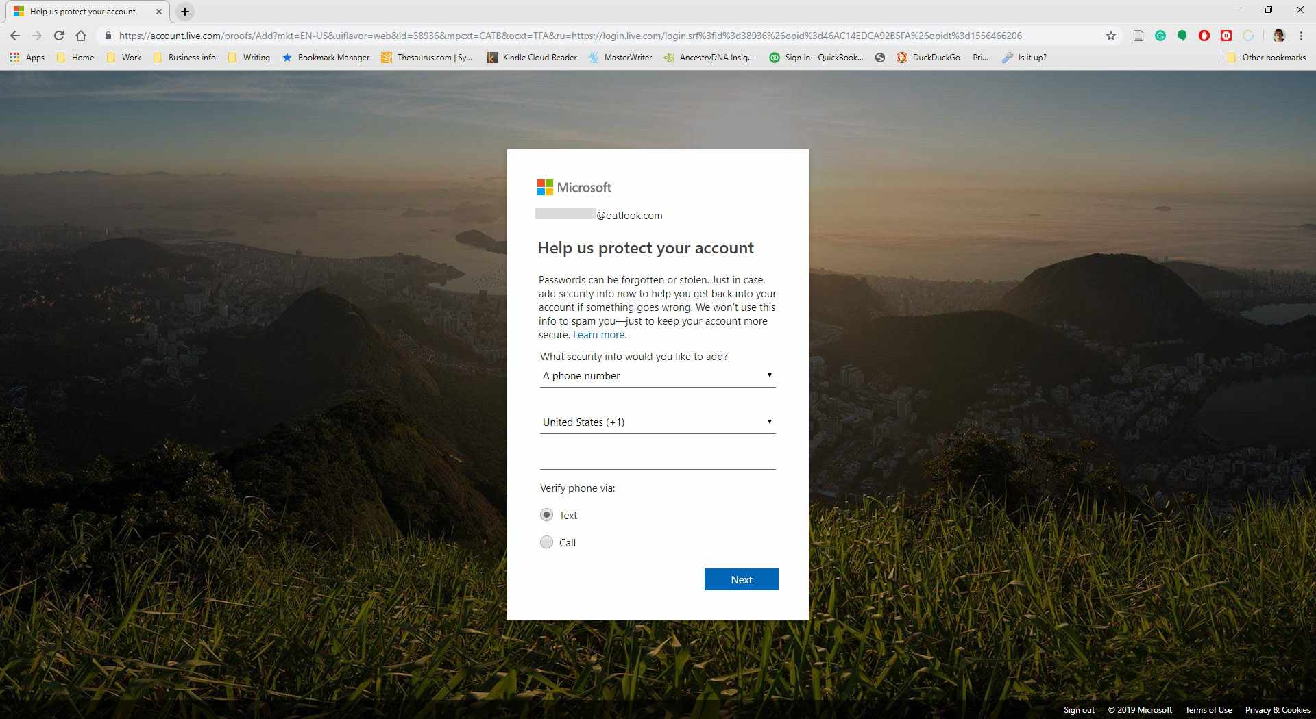 Výzva k přihlášení k přidání dalšího zabezpečení na Outlook.com.