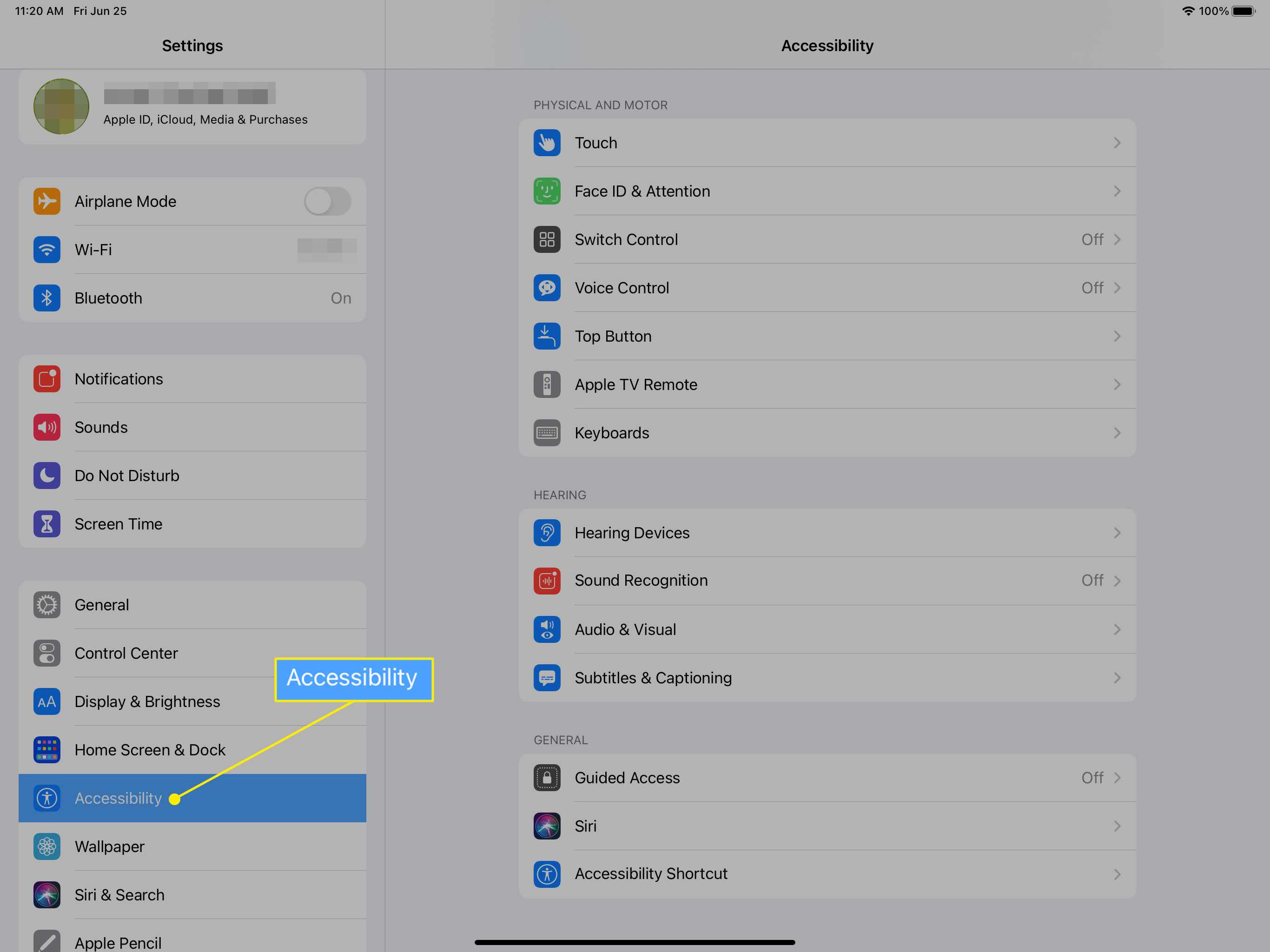 Postranní panel nastavení iPadu s vybranou Přístupností